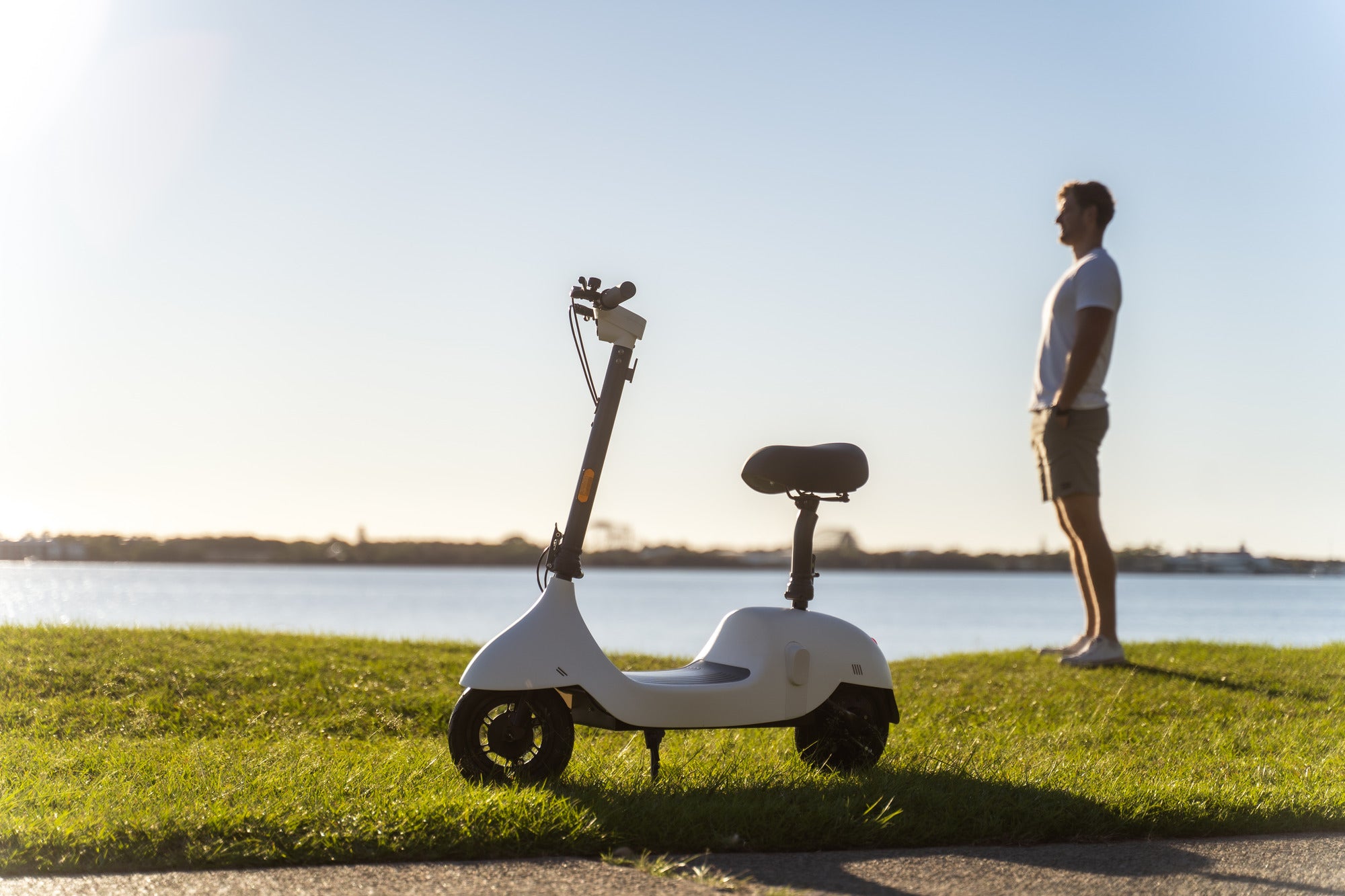 The Stylish Seated Scooter - Ceetle Pro EA10C – OKAI