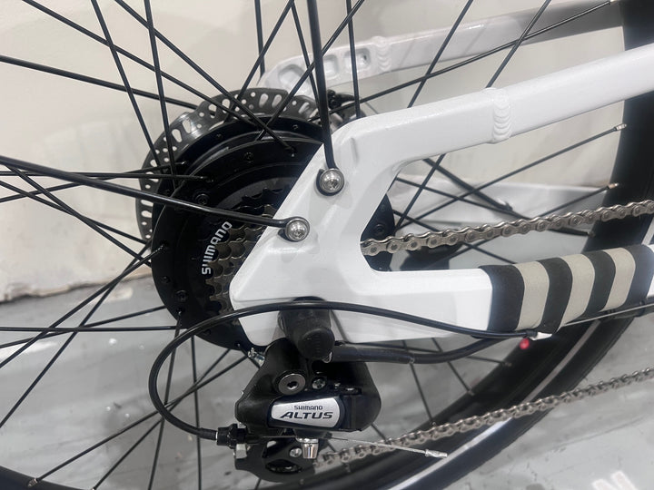 LOCAL PICK UP ONLY- OPEN BOX- OKAI Stride EB40 Commuter e-Bike Color White #0405