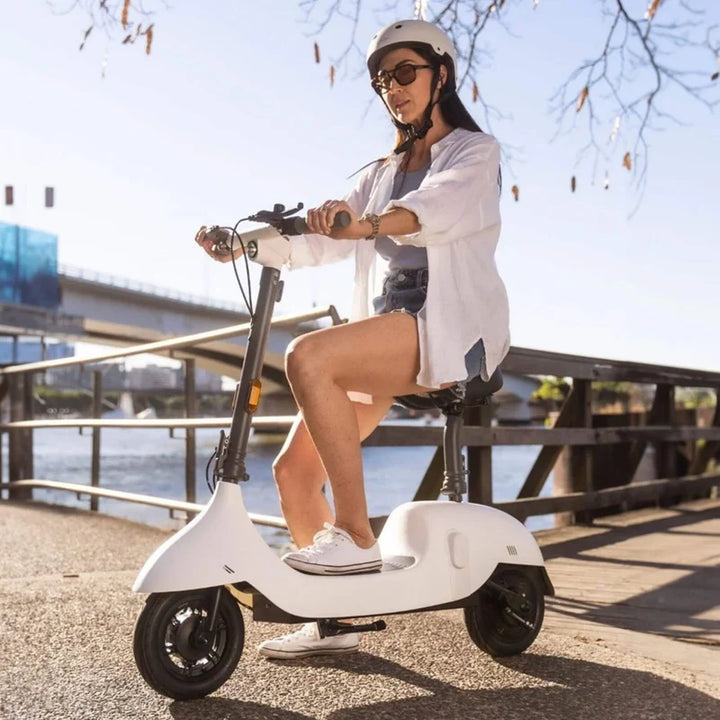 OPEN BOX- OKAI Beetle EA10A Seated e-Scooter Color White #1048